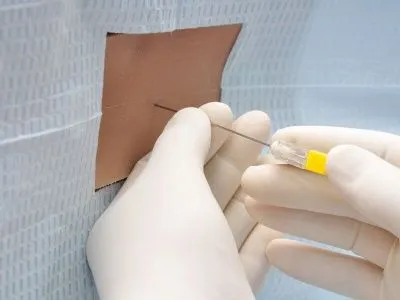 Тренажер поясничной пункции_3