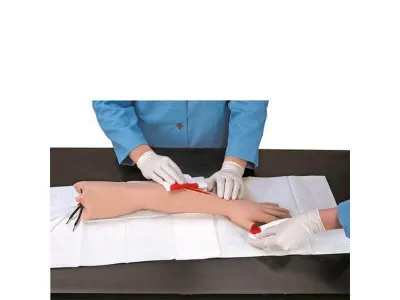 1013748 Рука первой помощи для остановки кровотечения и обработки ран