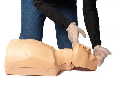 ПРАКТИ-МЭН Плюс Манекен-тренажер для отработки навыков сердечно-легочной реанимации (с контроллером)_4