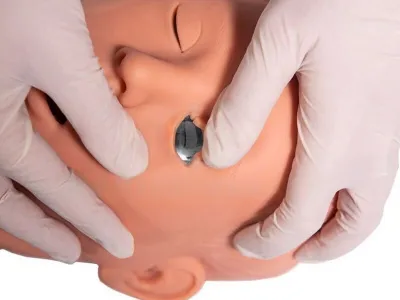 Манекен подростка для отработки СЛР и интубации с контроллером САНЕК  -глаз