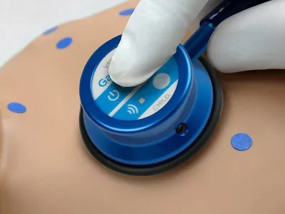 Ребенок-симулятор звуков дыхания и сердца, 5 лет_1