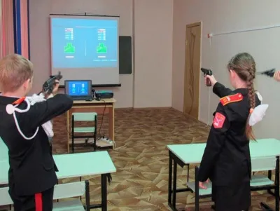 f400-01 Лазерный тир РУБИНТИР® Кадет, по экрану, 2 стрелка